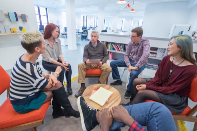 executive-outpatient-programs Outpatient executive rehab programs pic shows informal gathering