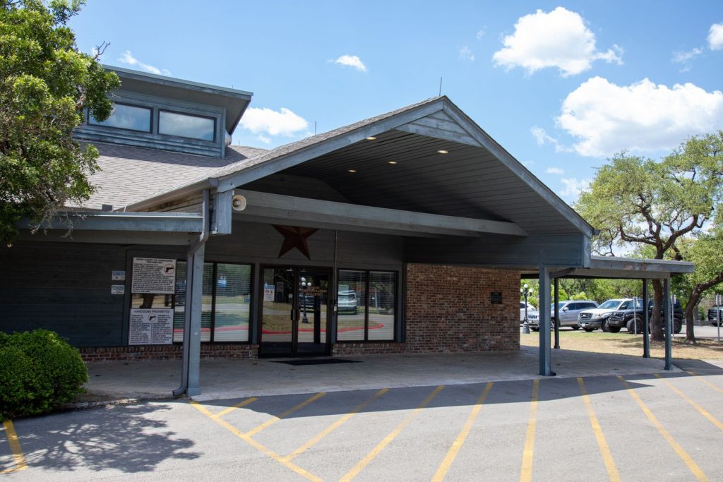 Starlite recovery center in texas image shows facility entrance