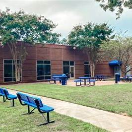 OIP (12) Carolina center for recovery rehab seating area outdoors