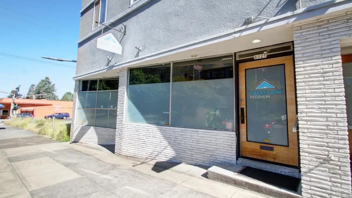 entrance1-crestview-recovery-portland