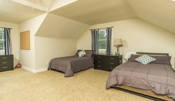 moonlight-mountain-recovery-id-83201-bed-room-034-680x392